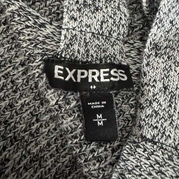 Express 3/4 Sleeve Boxy Curved Hem Knit Sweater Top Womens Size Medium Gray - Picture 6 of 8